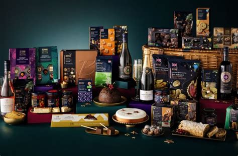 Aldi Christmas Hampers 2022 – The Ultimate Decadence Hamper – £174.99 ...