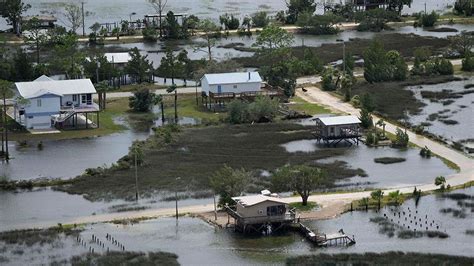 Tropical Storm Idalia causes 'severe damage' and catastrophic flooding as it rips through ...