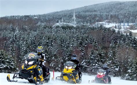 Snowmobiling Quebec Canada Pros & Cons | Intrepid Snowmobiler