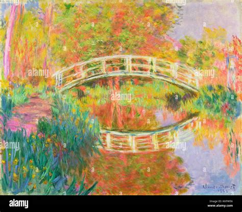 Claude Monet Giverny bridge and flower garden Stock Photo - Alamy