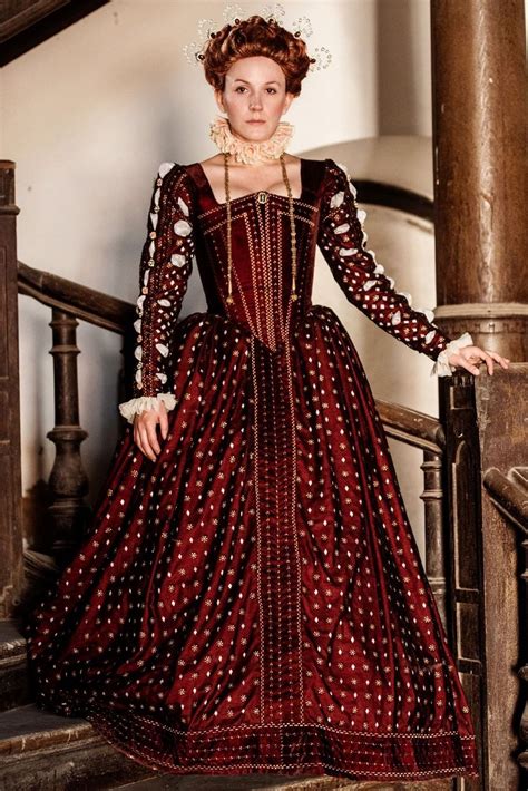 Queen Elizabeth I’s Red Gown | Tudor Costume | Tudor costumes ...