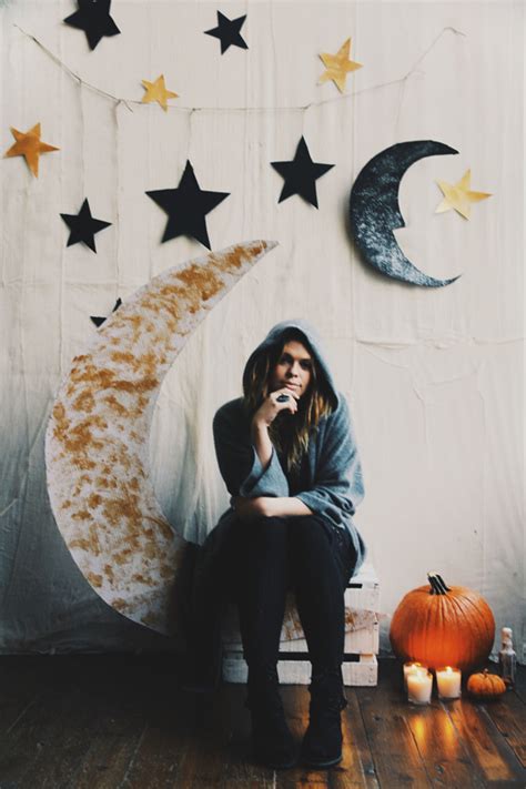 8 DIY Halloween Party Backdrops You Can Easily Make - Shelterness