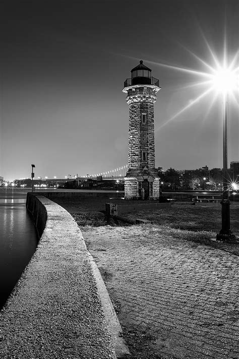 Roosevelt Island Lighthouse Photograph by Mike Orso | Fine Art America