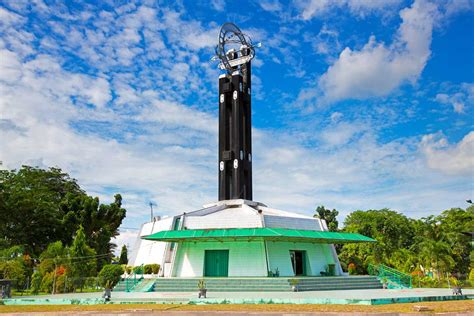 Tugu Khatulistiwa Pontianak