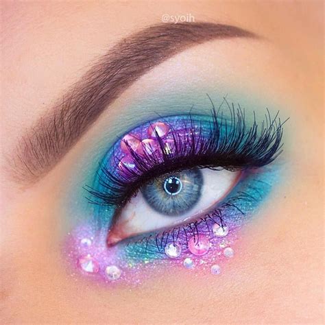 Major mermaid vibes coming from @syoih and this splashing good look. 🌊 She used: • Pegasus ...