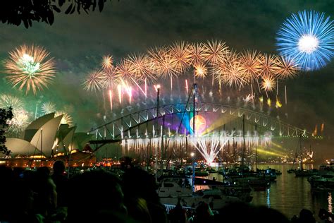 Sydney planning smartphone-powered light show during New Year's Eve fireworks - The Verge