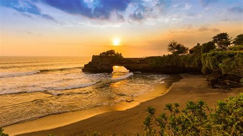 10 Pantai Bali dengan Pemandangan Sunset Terbaik | tempo.co