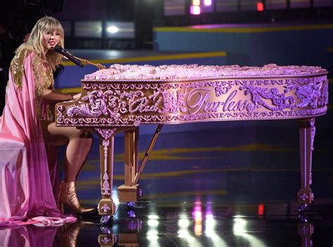 A Gorgeous Piano from Taylor Swift's 2019 American Music Awards Easter Eggs | E! News