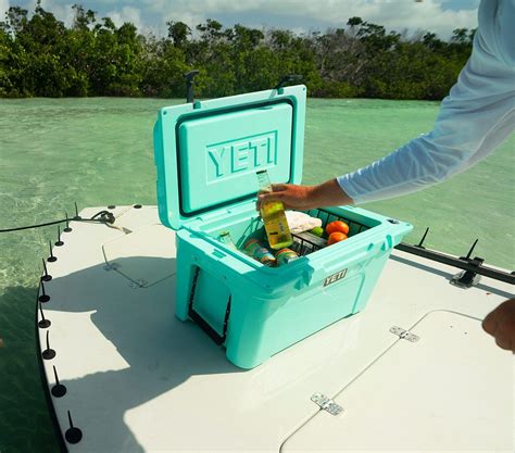 YETI Tundra 35 Hard Cooler | Yeti tundra, Yeti tundra 35, Tundra