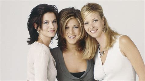 Former 'Friends' Courteney Cox, Lisa Kudrow, Jennifer Aniston keep in ...