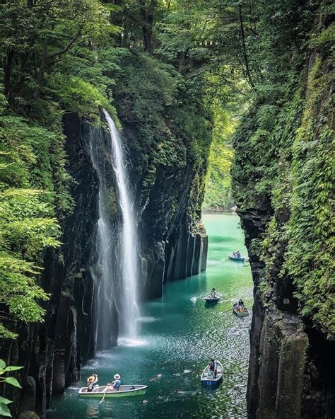 📍Takachiho gorge, Kyushu Mountain, Japan 🇯🇵 - At the heart of the ...