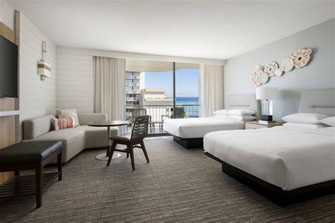 Waikiki Beach Marriott Resort & Spa in Honolulu | Hotel Rates & Reviews on Orbitz