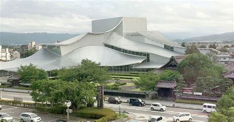 watch kazuyo sejima's lecture at malaga's school of architecture