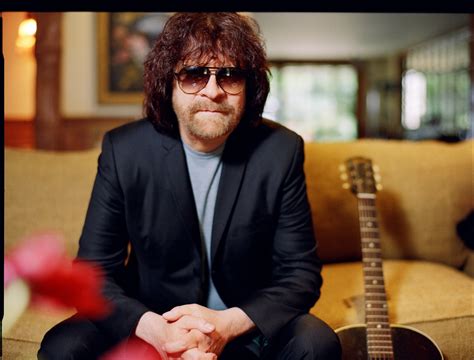 ELO's Jeff Lynne returns to the spotlight - CBS News