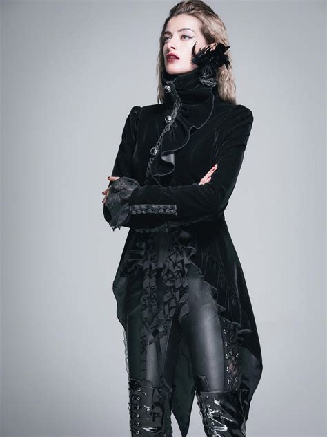 Gothic fashion. For all those men and women who delight in dressing in ...