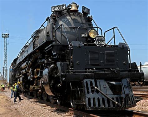 Big Boy No. 4014 is rolling through Wisconsin, coming to Wauwatosa