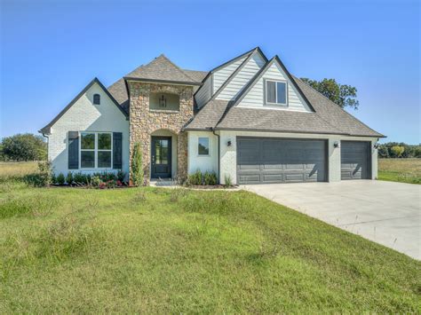 New construction home for sale in Bixby, Oklahoma on 2+ acres. | House exterior, Bixby, House styles