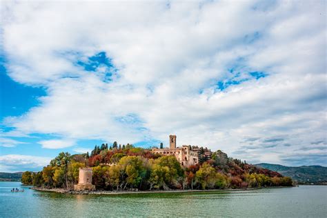 Guided tour to the Islands of Lake Trasimeno | Lake Trasimeno Tourist Guide