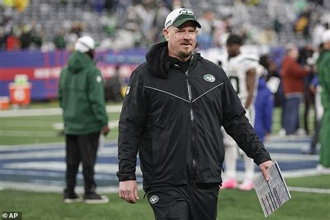 Jets head coach Robert Saleh stands by Zach Wilson and refuses to make ...