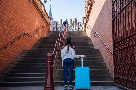 Stasher Luggage Storage in Rome - Romeing