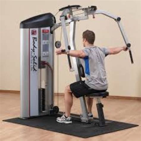 Rear Delt Machine - Exercise How-to - Workout Trainer by Skimble