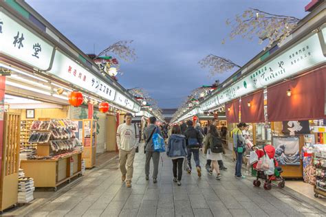 Nakamise Shopping Street - Tokyo | IQRemix | Flickr