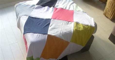 The Do-It-Yourself Mom: DIY T-Shirt Blanket or Quilt