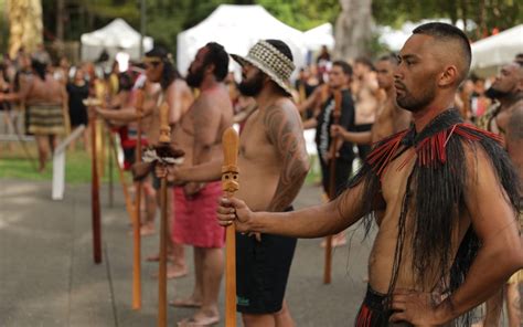 Waitangi welcomes PM and politicians: the day in pictures | RNZ News