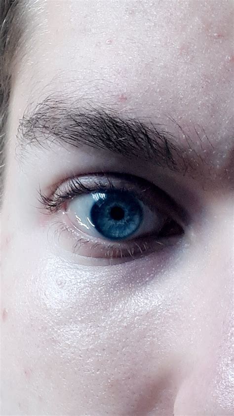 Deep ocean blue eyes (no filter) : r/eyes