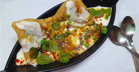 Dahi Samosa Chaat Recipe by Kumkum Chatterjee - Cookpad