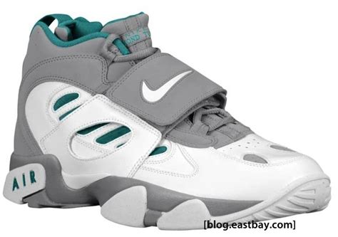 Nike Air Diamond Turf II – Stealth/Freshwater-White | Eastbay Blog