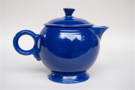 Vintage Teapots for Sale | Large Teapot in Original Cobalt For Sale | Tea pots, Tea pots vintage ...