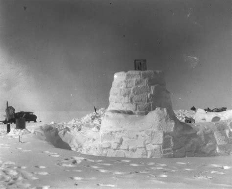 May 1931: Aerosled at Eismitte. In the right conditions, the Aerosleds proved their worth ...