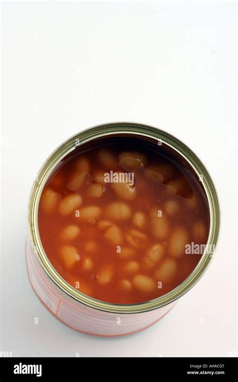 Tin of baked beans Stock Photo - Alamy