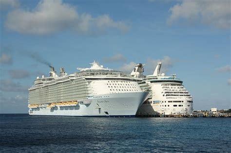 First time cruisers: comparing Royal Caribbean's Oasis class to Voyager ...