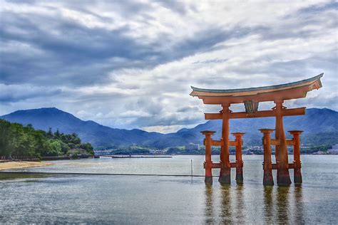 Best Tourist Attractions in Japan 2017 (Top 10 to 1)