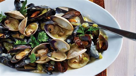 Mussels & Clams in White Wine Sauce | Foodland