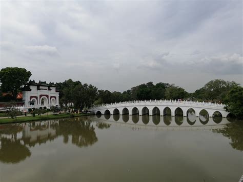 Bridge between New and Old; View from Lakeside Garden towards Chinese Garden : r/singapore