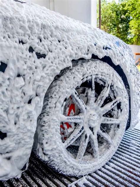 How To Make Snow Foam Car Wash DIY [Step By Step With Ingredient List] - Vehicle HQ