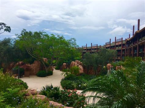 Animal Kingdom Lodge Resort with Kids | Walt Disney World Resort | Carful of Kids