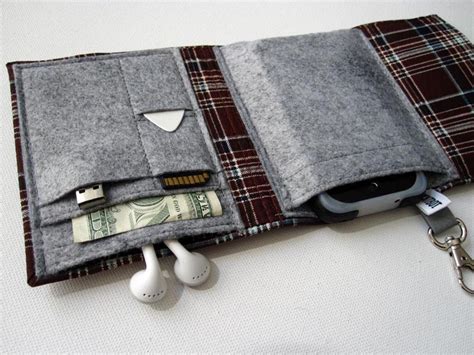 Nerd Herder Handmade Gadget Wallet | Gadgetsin