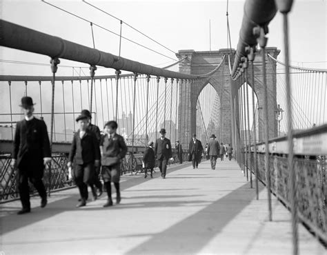 New exhibit displays rare images of Brooklyn Bridge construction ...