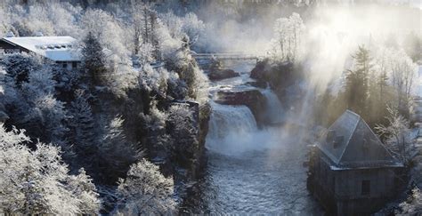 This breathtaking winter ice canyon is less than 2 hours from Montreal | Curated