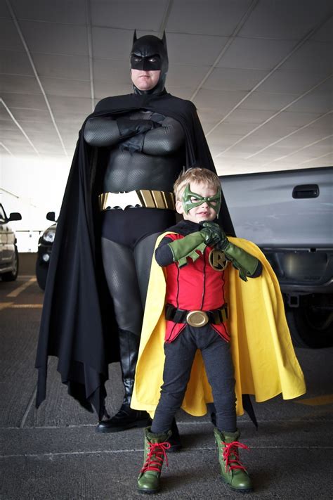 Batman and Robin cosplay #Outstanding Robin Cosplay, Batman Cosplay, Cosplay Dc, Superhero ...