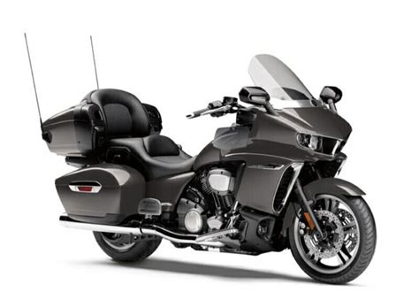 Yamaha Star Venture Touring Cruiser Lawan Sepadan Harley-Davidson