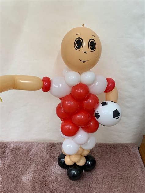 Balloon Character Sculptures | Inspiring Balloon Art Created by ...