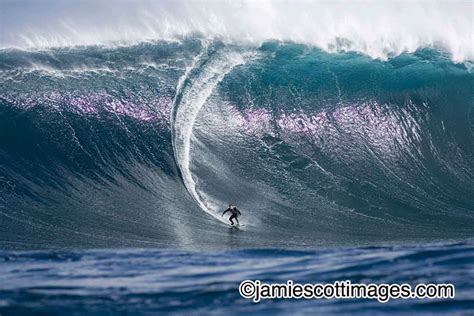 PHOTOS - BIG BIG WAVE SURFING : EXTREME - XarJ Blog and Podcast