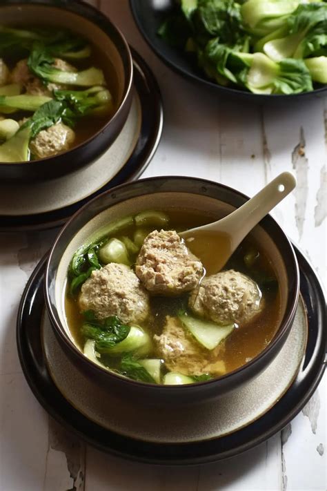 Lion's Head Soup {Pork Meatballs, Shi Zi Tou} - HomeNaturallyMade