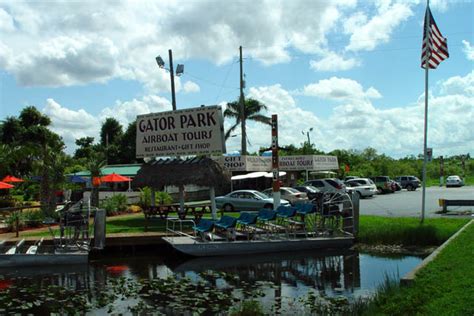 Gator Park Attractions (Pictures)