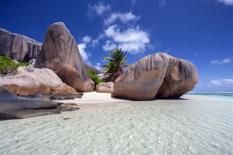 Rent a car in Mahé Seychelles - Car rental services in Mahe